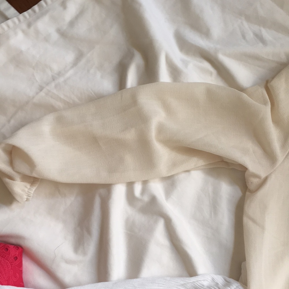 Two blouses - Picture 7 of 7